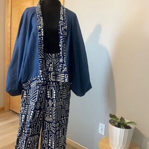 Navy Blue Patterned Top & QuarterPants

AC 2026